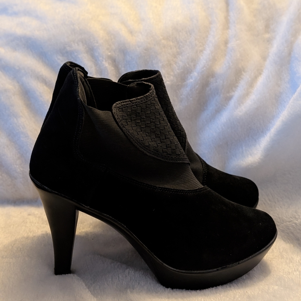 bernie mev Hilla Black Suede Platform Ankle Boots - NEW;